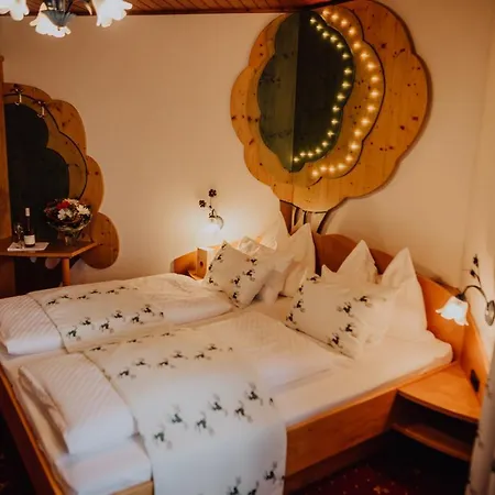 Panorama Leidingerhof Отель Мондзее