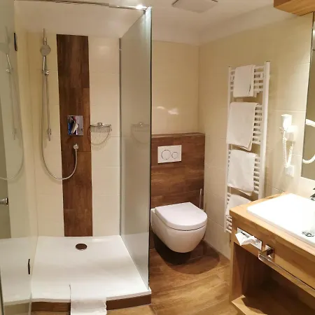 Panorama Leidingerhof Отель Мондзее